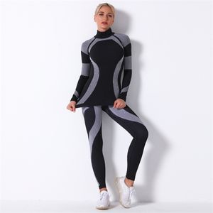 Yoga Sports Outfit voor Vrouw Twee Stukken Fitness Sets Naadloze Crop Top Bra Gym Past High Stretch Leggings Dameskleding 210802
