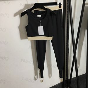 Yoga Sports Set Womens Sportswear Letter Webbing Waist Design Sleeveless Vest Foot Leggings Two Piece Set