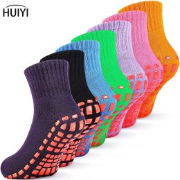 Chaussettes de trampoline de yoga Chaussettes de yoga non glissantes avec des poignées Femmes Antisiskide Sticky Grippers chaussettes pour Pilates Ballet Barre Yoga