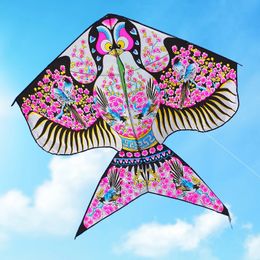Yongjian Swallow Kite Plum Blossom Swallow Kite convient aux enfants et aux adultes Facile à voler Kite plage à ligne unique avec une poignée de kite de 100 mètres 240424