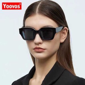 Yoovos 2022 Vintage zonnebril Dames Square Punk Designer Glazen voor mannen/vrouwen Luxuremerk Holglazen Retro Gafas de Sol Mujer230328