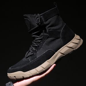 Estudiantes jóvenes Botas de lona de moda Verano transpirable Hombres delgados Zapatos de tablero casuales Superficie de cuero impermeable Suela suave de goma Tamaño al por mayor EUR39-46 Q44