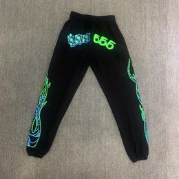 Young Thug Sp5der 55555 Pantaloni Donna Uomo Fiamma Lettera Stampa di seta del ghiaccio Pantaloni sportivi Tendenza moda Sciolto con spalline Casual Uomo222E