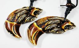 YQTDMY 12 PCS Cool Retro Punk Lion Hanger Power Tribal Wood Beads Choker Wolf Tooth Necklace Talisman Imitatie200884222101017