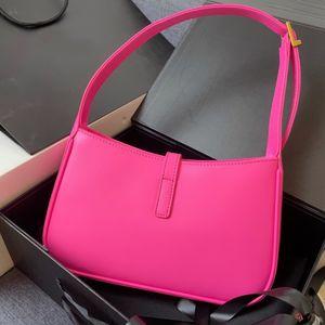 Cleo Le5A7 Bolso de diseñador Bolsos de cuero real para las axilas Logotipo de metal Cierre de hebilla Bolso de hombro Cuero de vaca liso Bolsos de lujo Moda Dama Hobo Tote