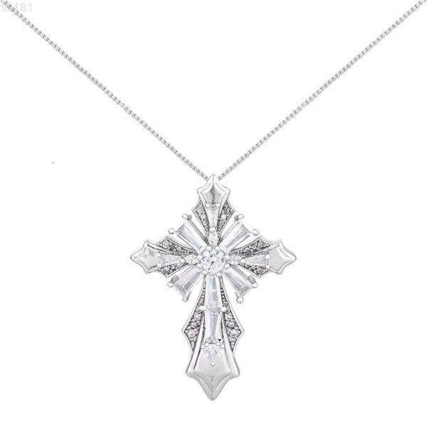Yu Ying Gems Design pendentif croix de haute qualité en argent Sterling Vvs pendentif Moissanite glacé Test de réussite pour collier de bijoux
