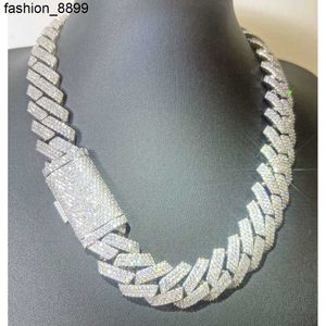 Yu ying Heavy Solid Sier Gold plaqué 20 mm Gra Moisanite Diamond Cuban Cuban Link Chain pour mécanique