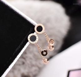 Yun Ruo 2020 Fashion Black Roman Tassel Stud Earring Woman Rose Gold Color Titanium Steel Bijoux Girl Girl Givert Never Fade11417065