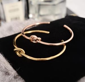 YUN RUO 2020 Nieuwe Mode Luxe Knoop Liefhebbers Bangle Rose Goud Kleur Vrouwen Verjaardagscadeau Party Titanium Stalen Sieraden Nooit vervagen4465139