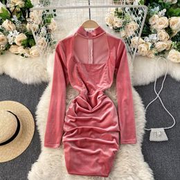 Yuoomuoo Sexy Women Halter Mini Robe 2021 Fashion Long Manche Velvet Rucched Bodycon Night Club Party Black Pink Robes décontractées