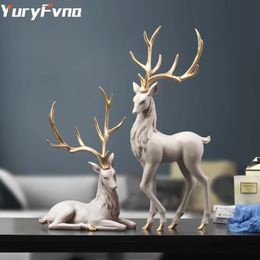 Yuryfvna High End Deer Statue Rendeer Statue Resin Resin Deer Sculpture for Luxury Living Room Home Decoration Nordic Desktop 240506