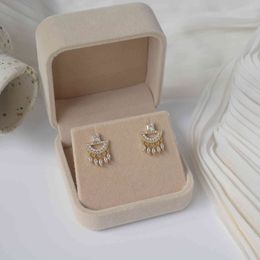 Yutong New Mode Bijoux Micro-incrusté Zircon Pearl Géométrique Géométrique Géométrie Boucles d'oreilles pour femme Boucle d'oreille quotidienne