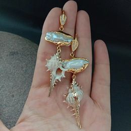 YYGEM coquille d'escargot de mer goutte or jaune plaqué blanc Biwa perle boucles d'oreilles style punk pour les femmes 240401