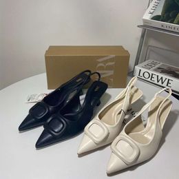 ZA Nouveau produit 2023 Chaussures pour femmes Été Français Tête pointue Bouche peu profonde Talon court Boucle noire Sangle arrière Sandales de mode pour femmes