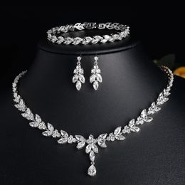 Zakol Luxury Brilliant Zirconia Leaf Collier Boucles d'oreilles Bonnes Bracelets Set For Women CZ Drop Bridal Wedding Jewelry Sets 240511