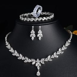 Zakol Luxury Brilliant Zirconia Leaf Collier Boucles d'oreilles Bonnes Bracelets Set For Women CZ Drop Bridal Wedding Jewelry Ensembles 231221
