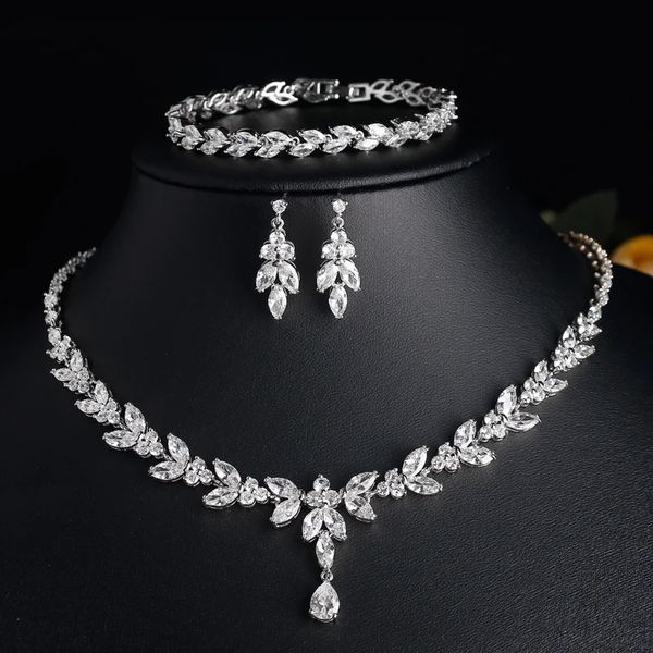 Zakol Luxury Brilliant Zirconia Leaf Collier Boucles d'oreilles Bonnes Bracelets Set For Women CZ Drop Bridal Wedding Jewelry Sets 240410