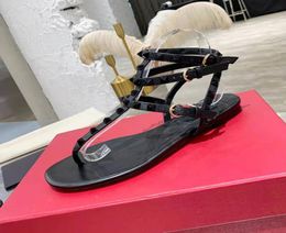 Zapatos mujer kleur klinknagels spiked gladiator platte dames sandalen stenen bezaaid sandaal grote size ontwerper dames039s dia's schoenen s8694750