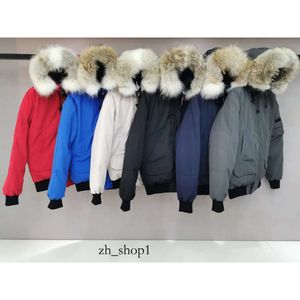 Zavetti Canada Hommes Bomber Doudoune Véritable Fourrure De Loup À Capuchon Parkas Lettre Patch Poches Zippées Chaud Épais Vêtements D'extérieur Designer Femmes Ruff Hiver 27