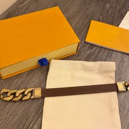 ZB006YX klassieke mode ketting bruin / zwart PU lederen brief armband met geschenkdoos ruwe uitsnijding bedelarmbanden 40pcs DHL