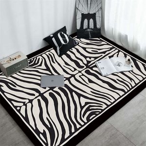 Zebra Imprimé Tapis Noir et Blanc Simplicité Salon Chambre Tapis Décoration de La Maison Table Basse Tapis Salle De Bains Tapis Antidérapant 220504