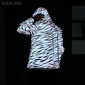 Zebra Striped Reflective Hooded Jacket Hommes Femmes Hip Hop Running Pocket Vestes Manteaux Hommes Sporting Fluorescent Clothing 210522