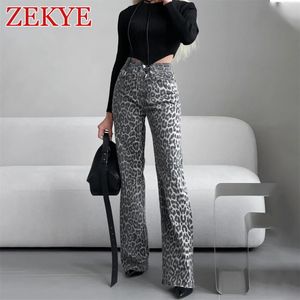 Zekye Elegant Gray Leopard Gedrukte jeans Hoge taille Rechte been Vintage Street Black Pants Vrouwen formele Koreaanse retro 240416
