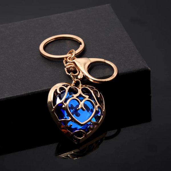 Zeldas Link Skyward Sword Heart Keychain Red Blue Big Heart Conteneurs Crystal Pendant Course pour femmes hommes collectionne des bijoux