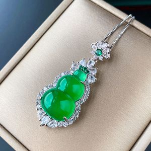 Zhuang Shengsheng Bijoux et Jade Montellar Pendentif est incrusté de calcédoine verte gourde collier tempérament jade pendentif cadeau d'anniversaire en gros
