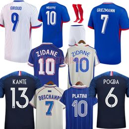 Zidane Vintage Soccer Jerseys French 1998 2006 Casas de fútbol clásico Kante Pogba Francaise 17 18 2024 Giroud Fan Player Version Kit Kits Uniformes uniformes