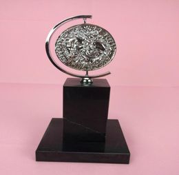 Zinklegering Tony Award Trophy Sliver Tony Trophy Award Metal Tony Trophy en AwardsSliver Color of Gold zowel OK1472302