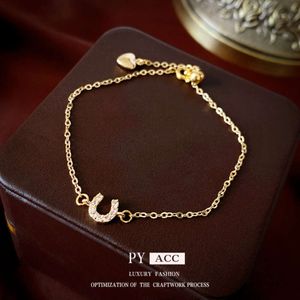 Lettre de zircon Love Pift Sort Tirant le bracelet de lumière personnalisé coréen à la mode et son simple artisanat pour les femmes
