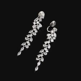 Boucles d'oreilles à gland longs zircon pour les boucles d'oreilles de mariage pour femmes sans trous d'oreille Mosquito Encens Disc Clips en gros cadeau 240418