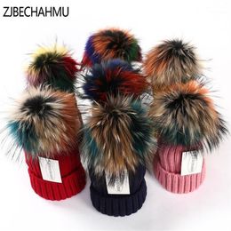 ZJBECHAHMU chapeaux hiver réel fourrure pompons 15cm chapeau chaud Skullies bonnets chapeau casquettes femmes fille mode coloré raton laveur 2020 New1162p