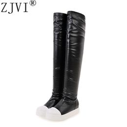 ZJVI Mujer Botas sobre la rodilla para mujer Invierno Otoño Muslo Botas de nieve altas Plataforma de mujer Damas Zapatos de pisos negros impermeables201103