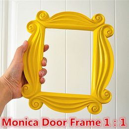 Cadre de porte Monica fait à la main, série TV Friends zk30, cadres Po en bois jaune, à collectionner pour la décoration de la maison, 240318