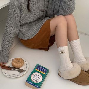 Étiquettes en tissu ZK50 Chaussettes en laine pour femmes pour femmes chaussettes en milieu de veille