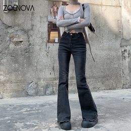 Zoenova printemps d'été Fashion Fashion Womens High Wide Lig Leg Boot Cut Pantal Black Raw Edge Retro Retro Dames Jeans évasé 240524