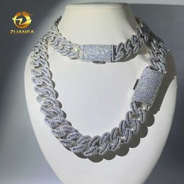 Zuanfa Nouvelle arrivée 18 mm 22 mm Forme de lune Baguette Moisanite Cuban Link Chain Ice Out Sterling Silver Miami Chain Collier